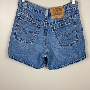 Vintage Levi’s 910 Classic fit shorts size 6(S/M)